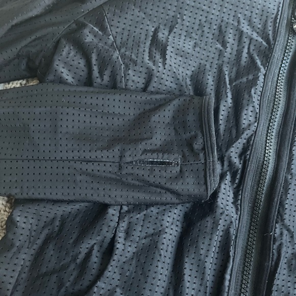 Lululemon jacket - Picture 3 of 5
